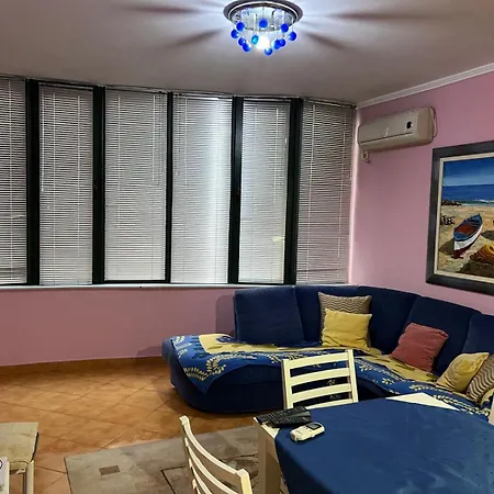 Sunny Apartment *